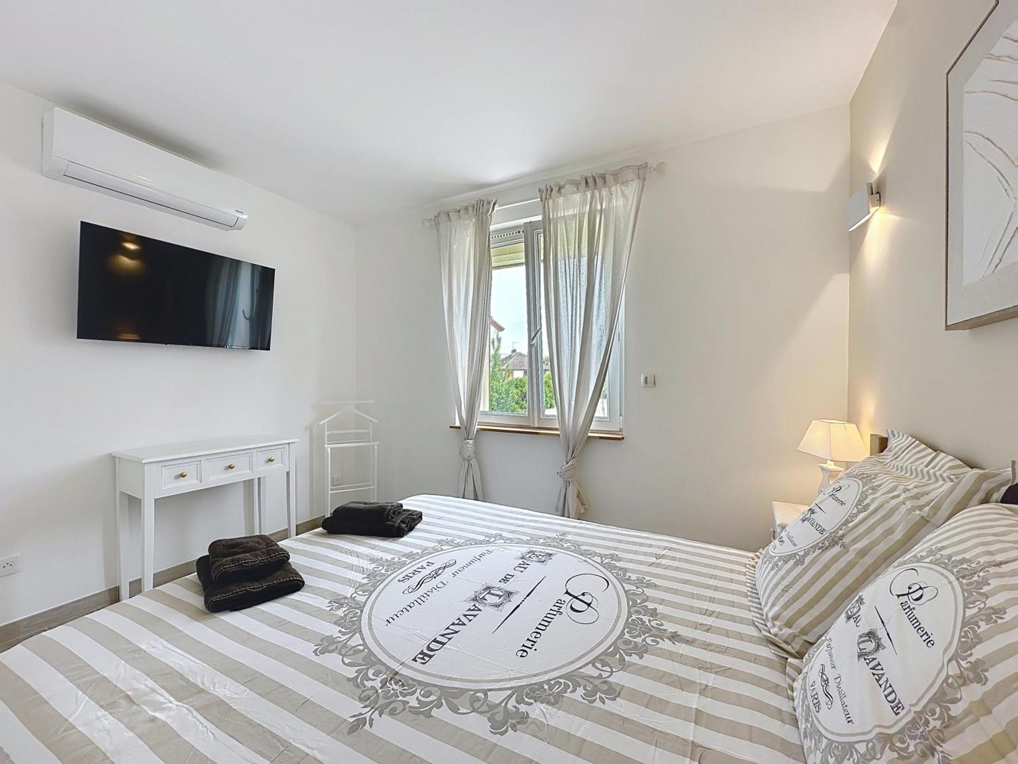 Charmante Maison 2 Chambres Avec Cour Et Jardin Sainte-Savine Εξωτερικό φωτογραφία