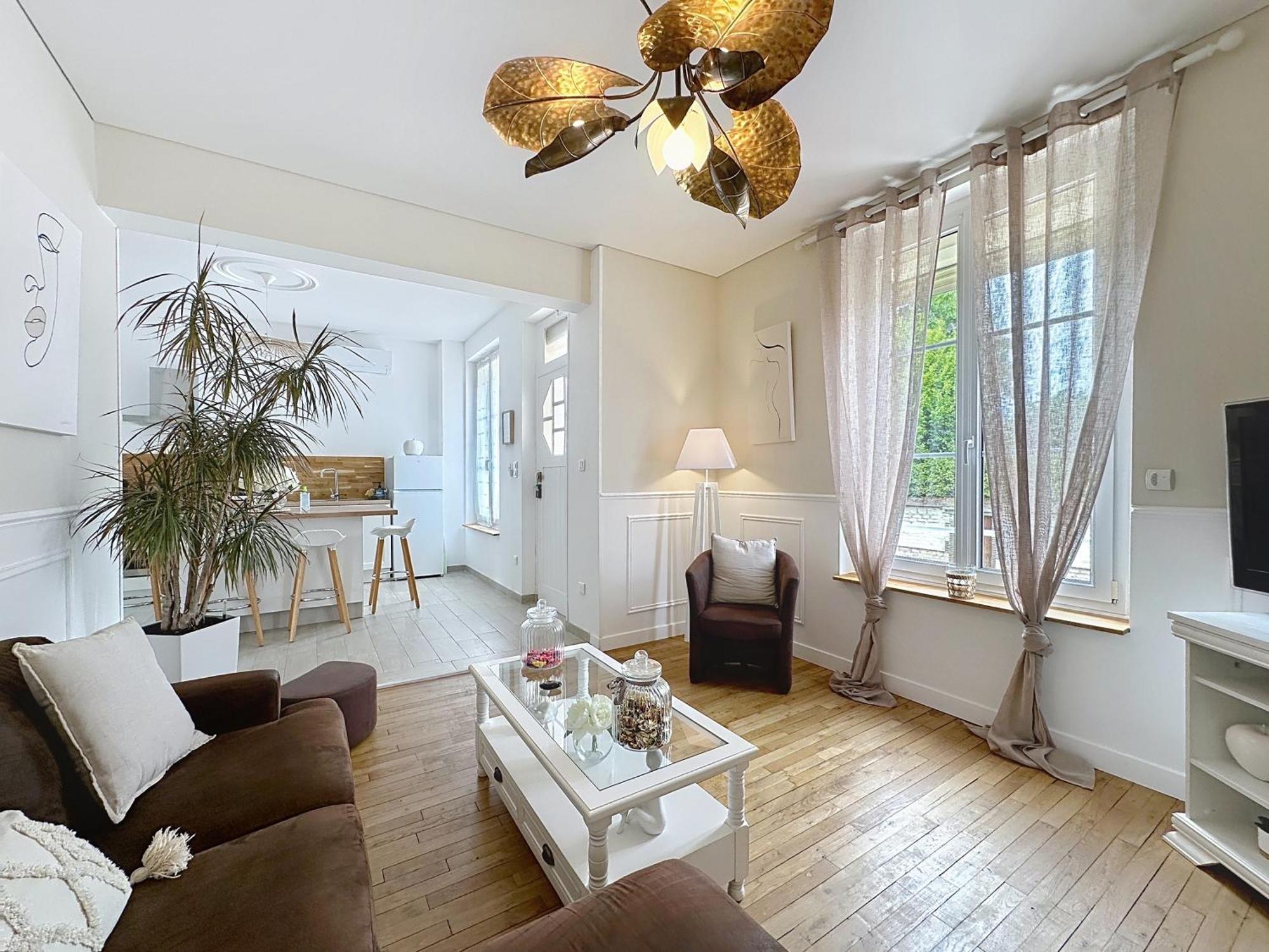 Charmante Maison 2 Chambres Avec Cour Et Jardin Sainte-Savine Εξωτερικό φωτογραφία