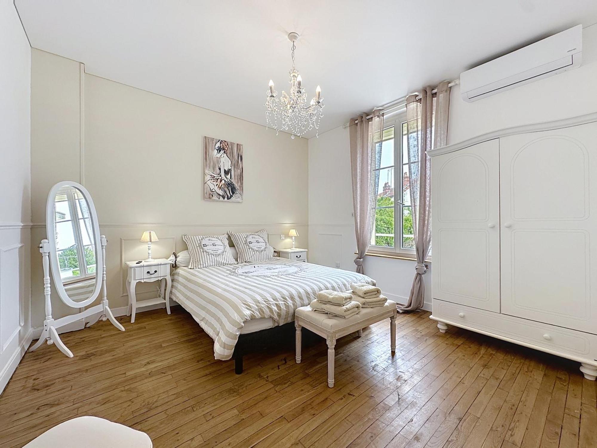 Charmante Maison 2 Chambres Avec Cour Et Jardin Sainte-Savine Εξωτερικό φωτογραφία