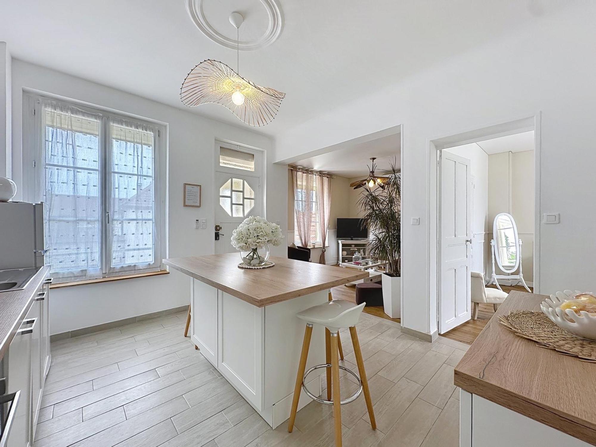 Charmante Maison 2 Chambres Avec Cour Et Jardin Sainte-Savine Εξωτερικό φωτογραφία